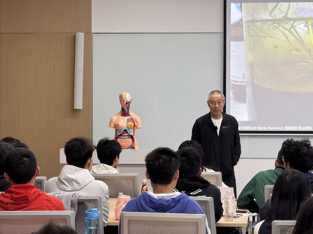 大格局、立大志、做大事 | 汪建老师带领2025年冬令营新生探索生命科学前沿